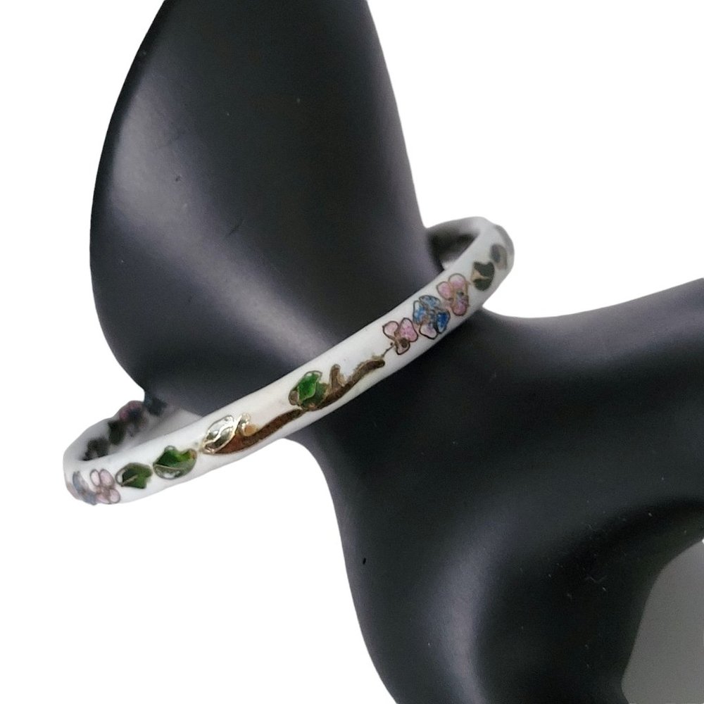White Cloisonne Enamel Round Bangle Bracelet Floral Small Flowers 7 3/4"